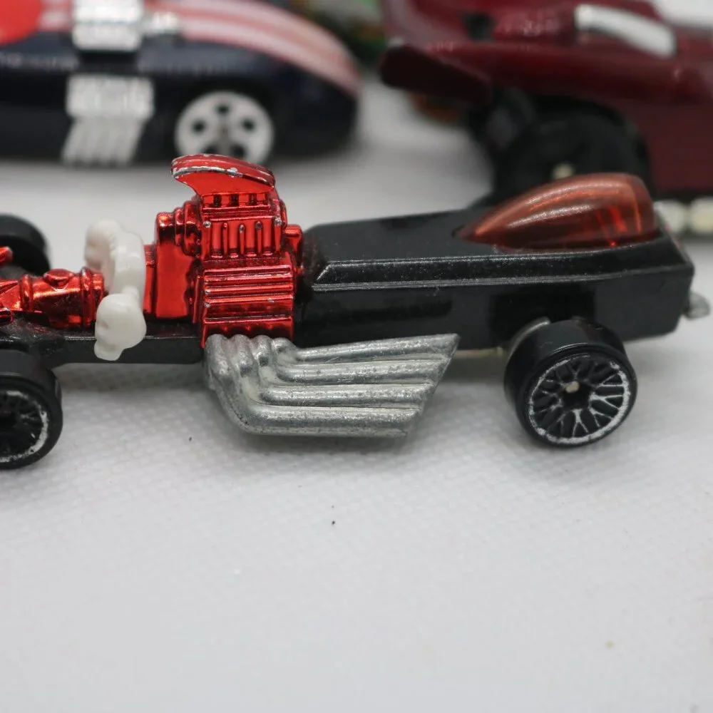 Hot Wheels lot of 6 diecast various models in good shape 1:64 scale